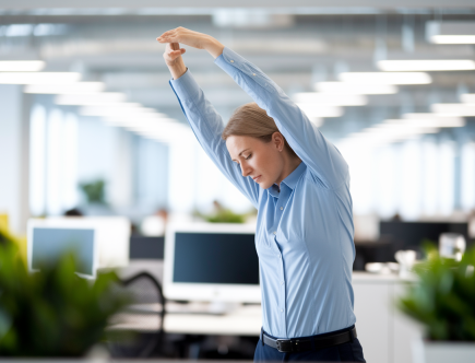 Pauses actives au bureau : exercices simples pour prévenir les troubles musculosquelettiques