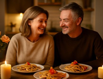 couple-table-crepes-bougies-fleurs